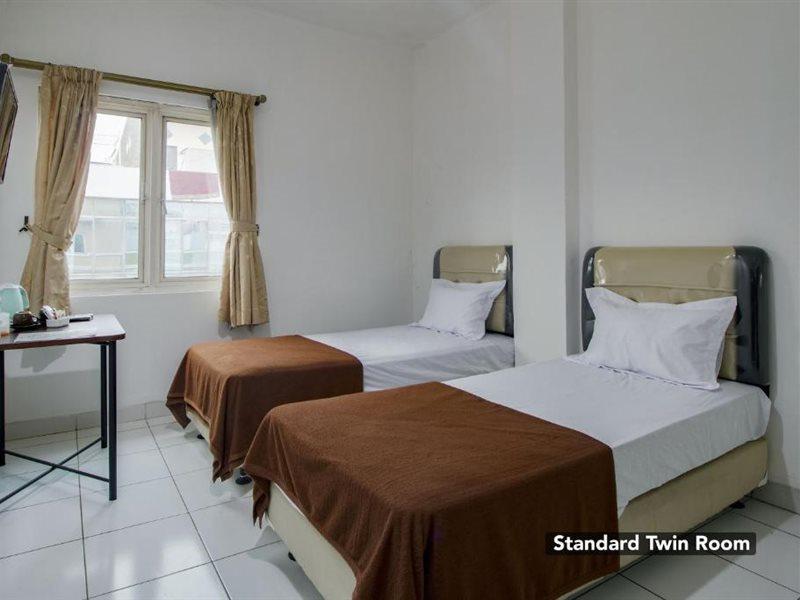 Hotel Arjuna Bekasi Exterior photo